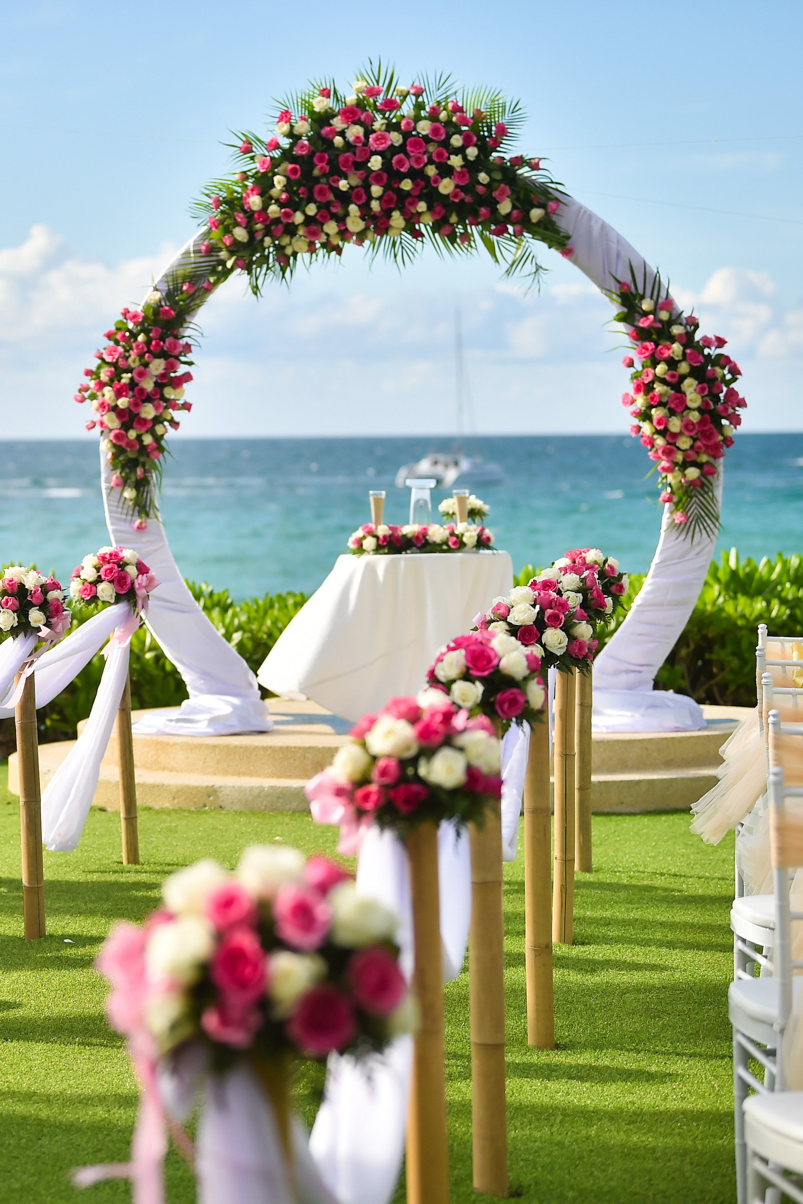 Beach,Wedding,Flowers,Setup
